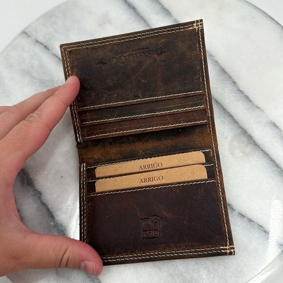 NWT Arrigo distressed brown leather wallet - Picture 2 of 3